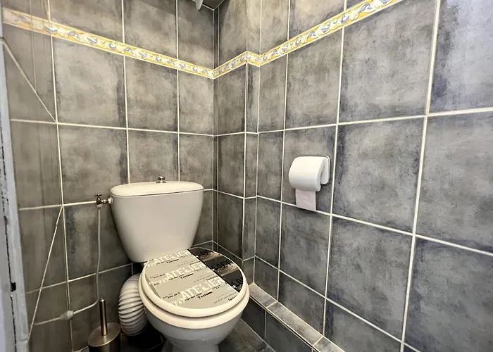 Luminous Cocoon Near The Apartmán Saint-Raphaël